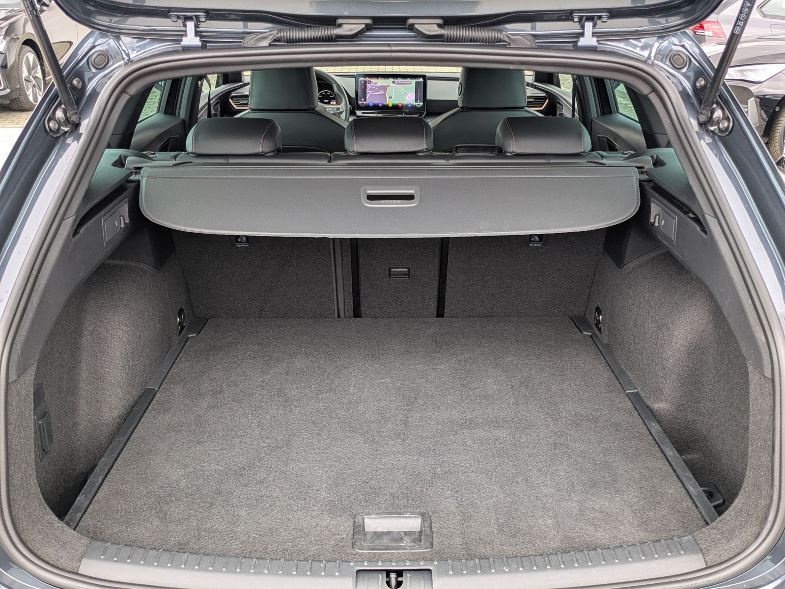 Fahrzeugabbildung CUPRA Leon 1.5 eTSI DSG MATRIX-LED*ACC*APP*KAMERA*18"