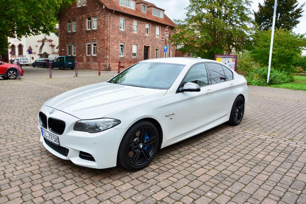 BMW M550