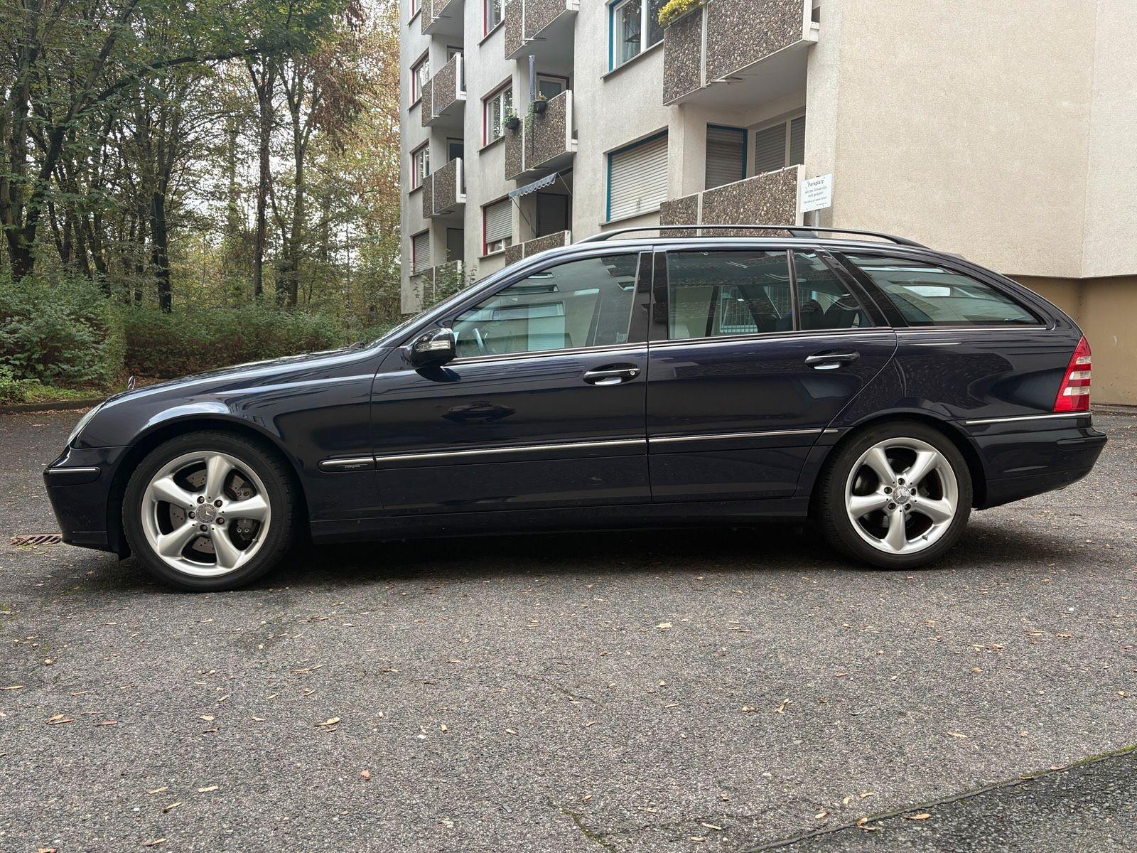Mercedes-Benz C230 2004 — photo 14