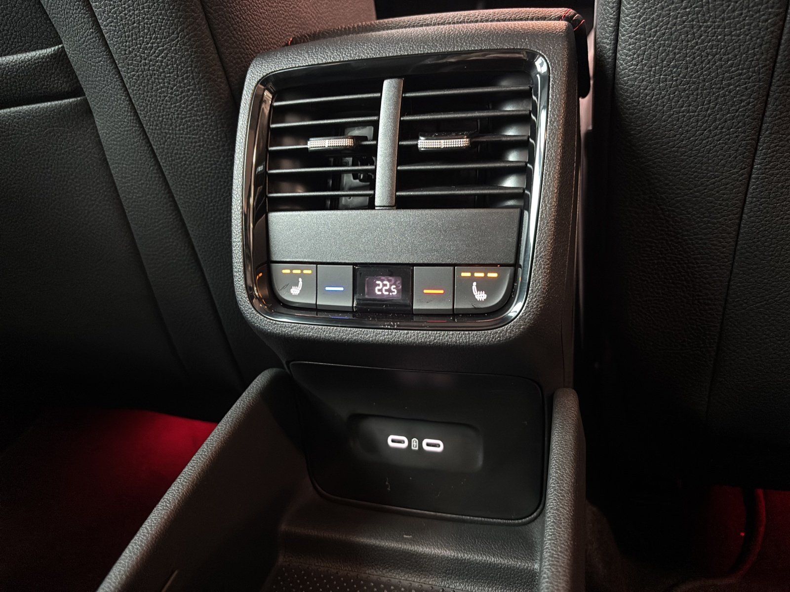 Fahrzeugabbildung SKODA Octavia Combi RS 2,0 TSI 195 kW DSG AHK/PANO/HUD