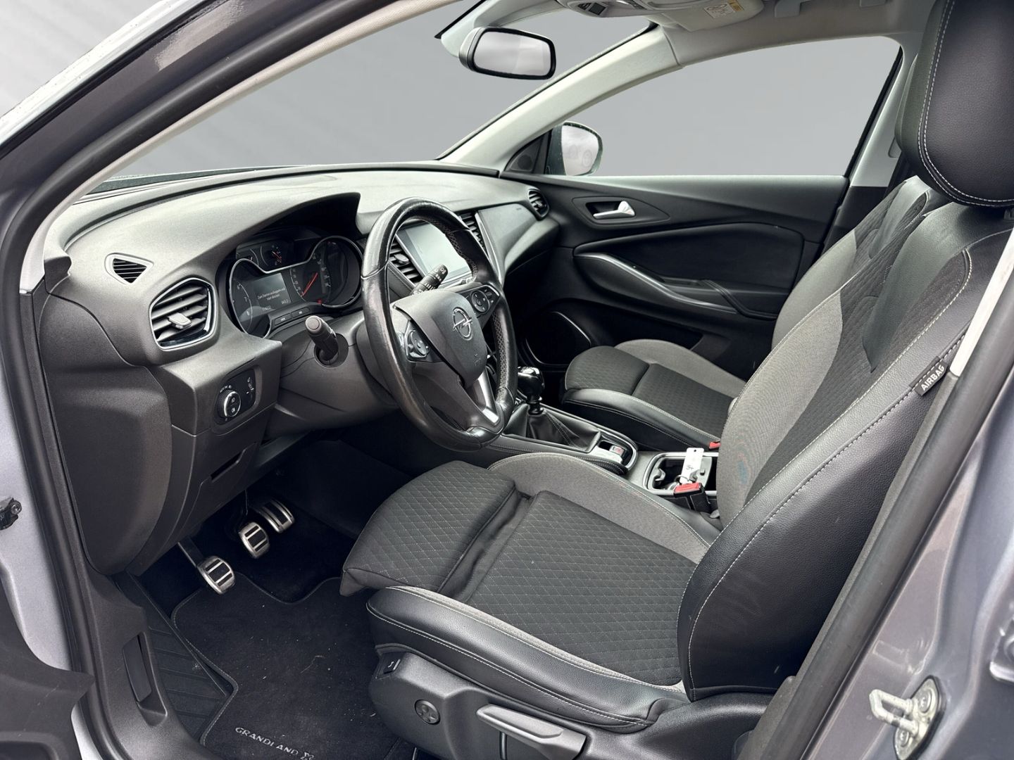 Fahrzeugabbildung Opel Grandland INNOVATION 1.2 Turbo X+ Navi+LED+Dyn.