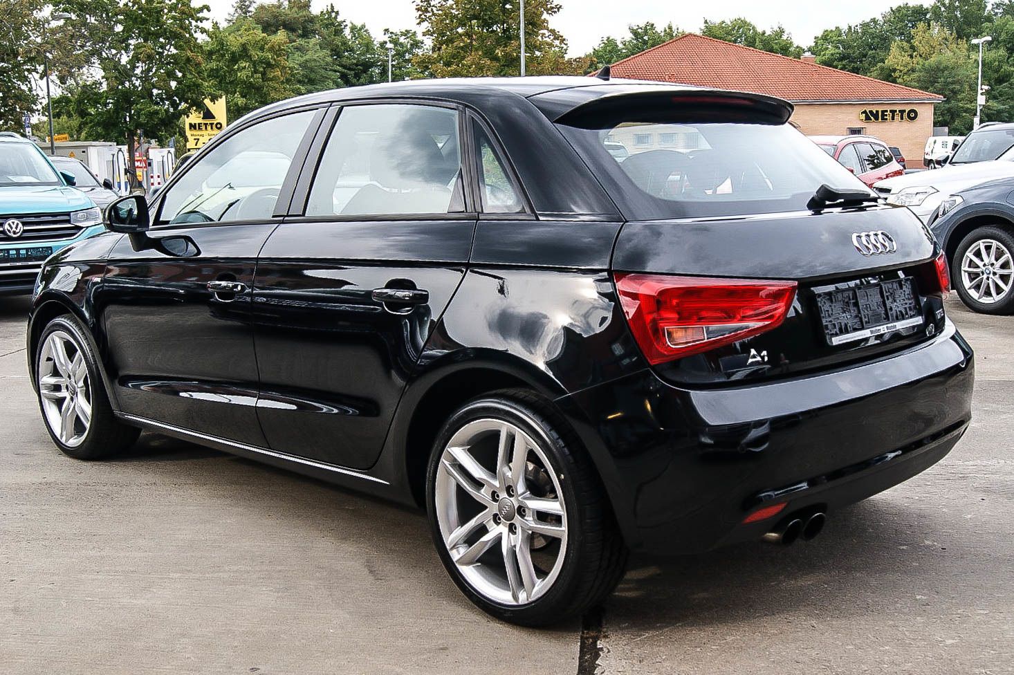 Fahrzeugabbildung Audi A1 Sportback S line Sportpaket NAVIGATION PDC