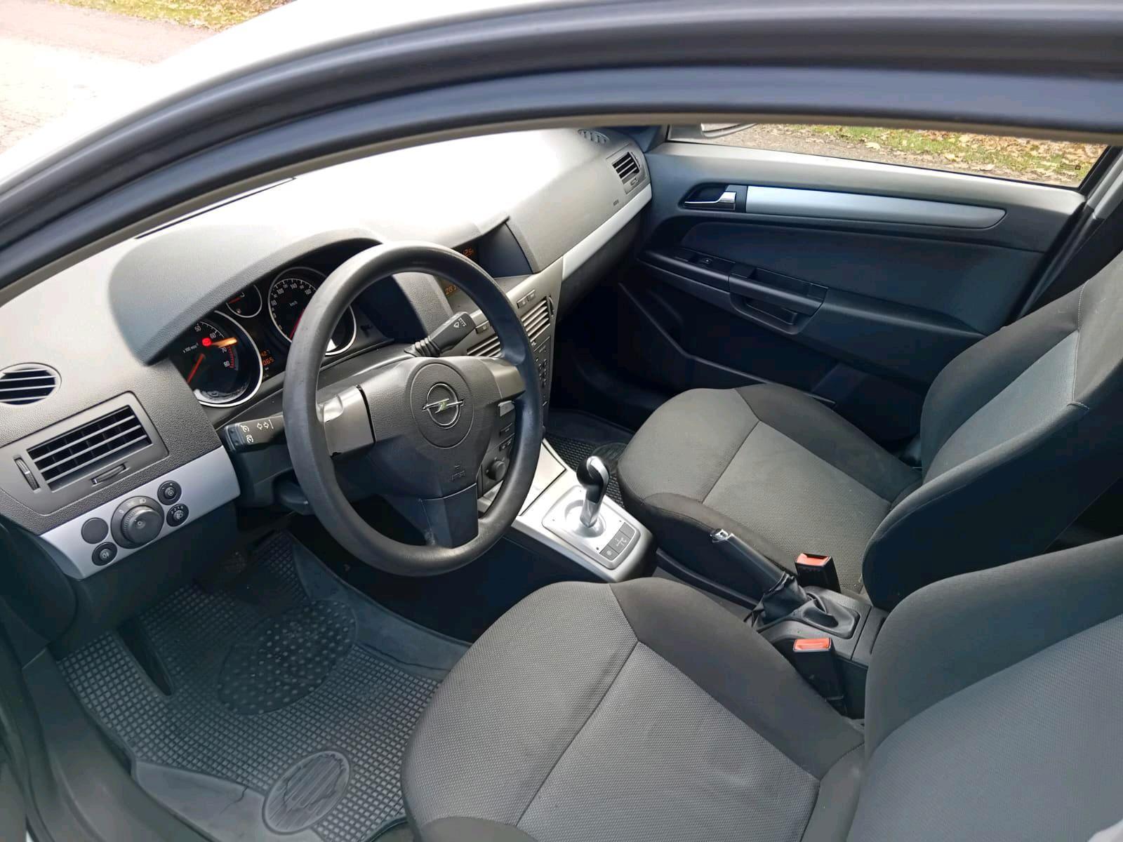 Opel Astra 2005 — engine 105 HP (77kW)