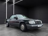 Mercedes-Benz E 200 Mercedes-Benz E 200 Cabriolet Automatik... - Oldtimer: Cabrio