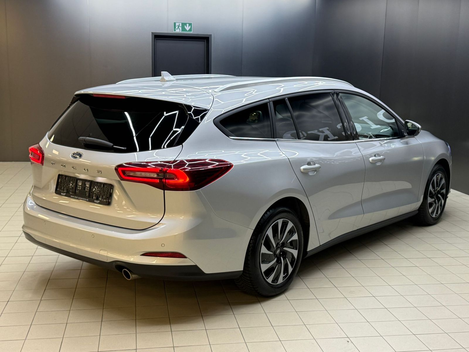 Fahrzeugabbildung Ford Focus Tur 1.0 Titan >NAVI-LED-SHZ-TEMP-DAB-PDC+
