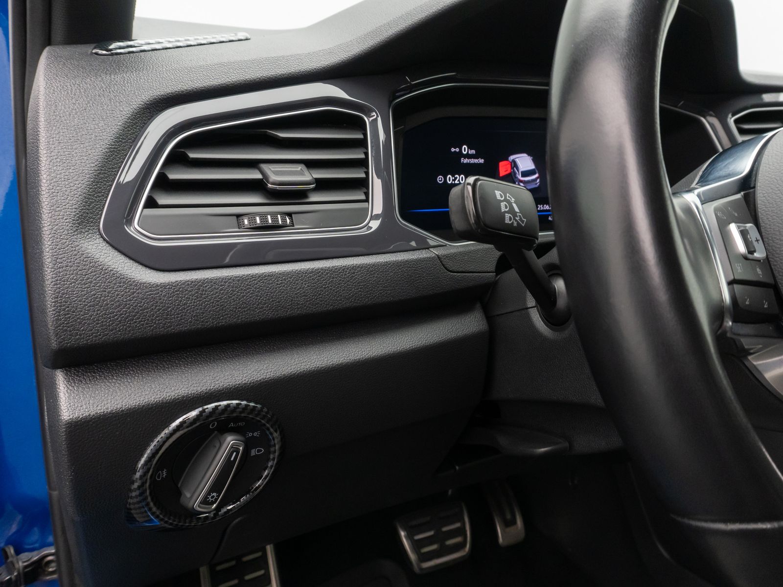 Fahrzeugabbildung Volkswagen T-Roc Sport 4Motion ACC Navi PDC AppleCar HiFi A