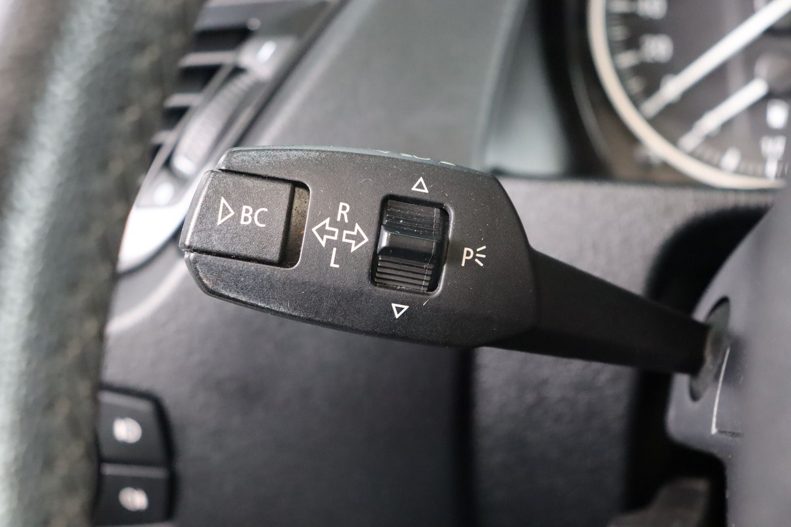 Fahrzeugabbildung BMW X1 sDrive 18i * Sitzhzg. * PDC