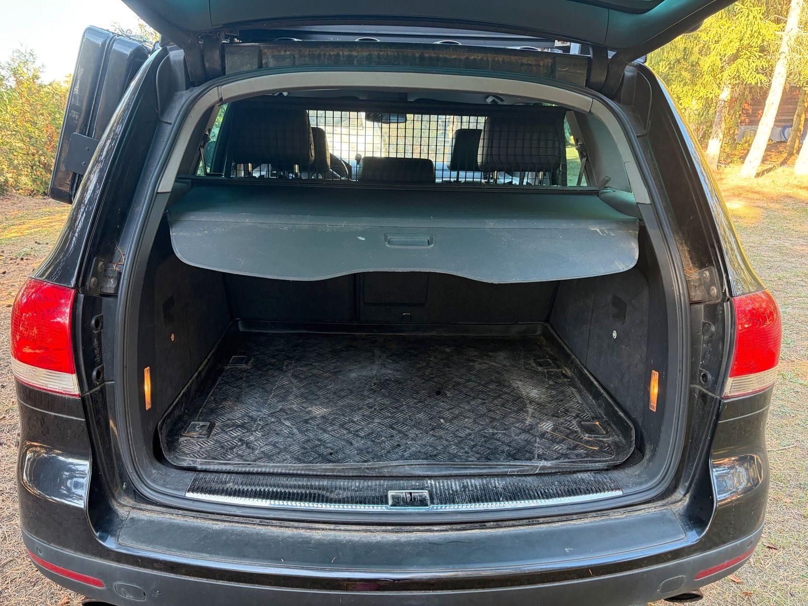 Volkswagen Touareg 2010 — photo 9