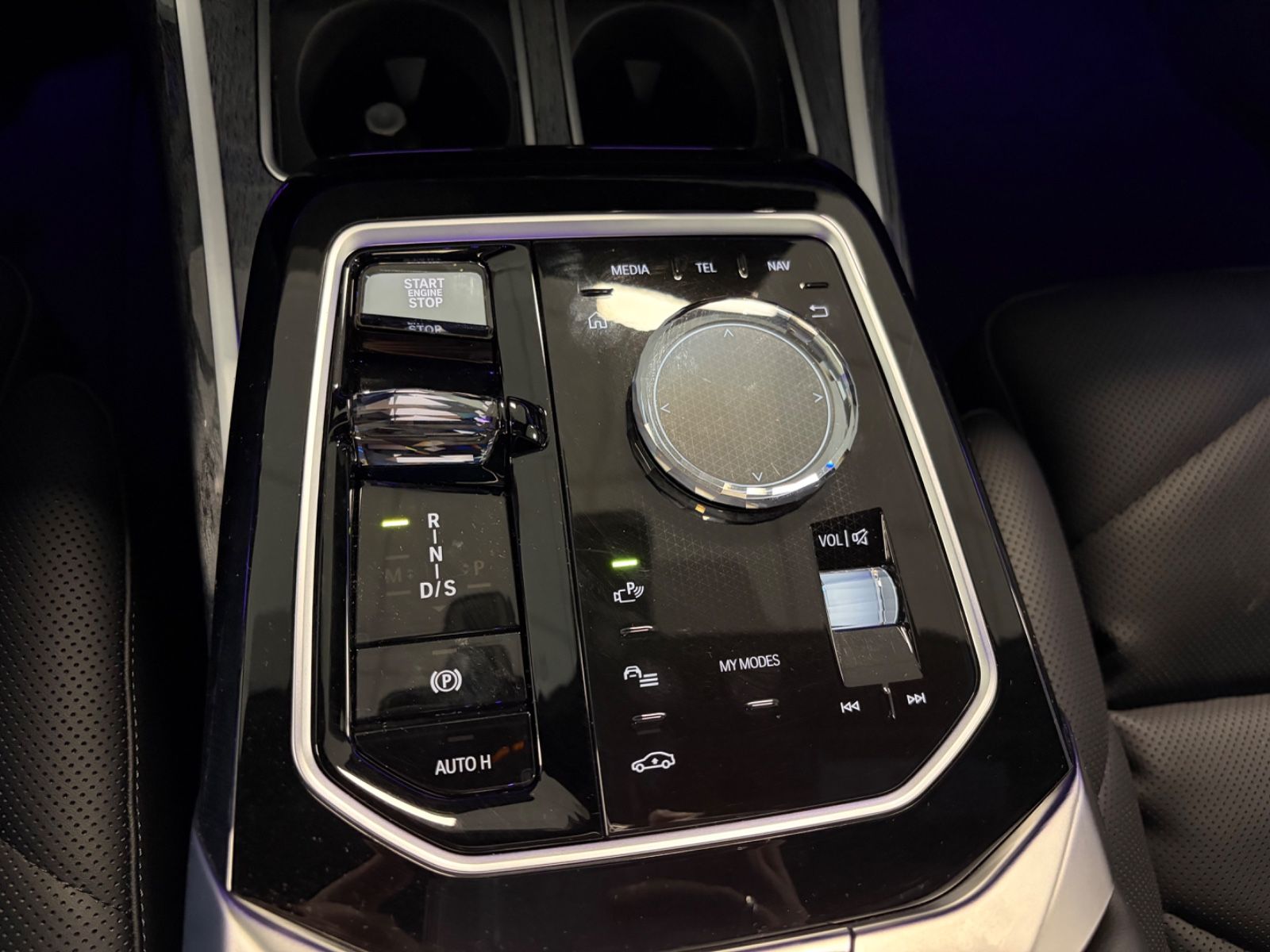 BMW 740i M Sport Paket*Kristall Paket*SkyLounge*B&W* foto 24
