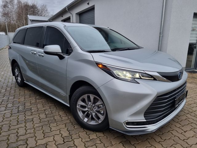 Toyota SIENNA XLE  2.5L I4 F DOHC 16V HYBRID
