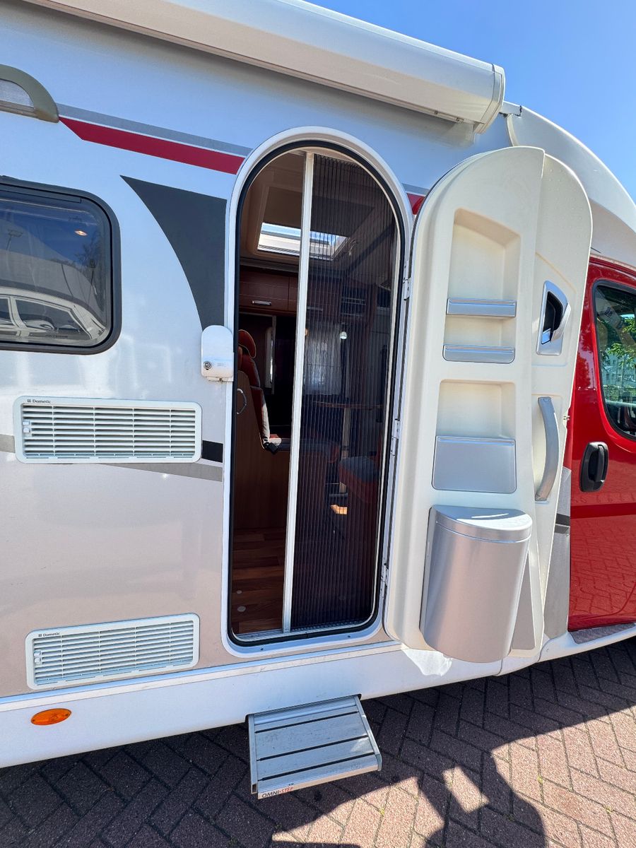 Fahrzeugabbildung Dethleffs GLOBEBUS T 004 FIAT KAMERA SAT TV LUFTFEDERUNG