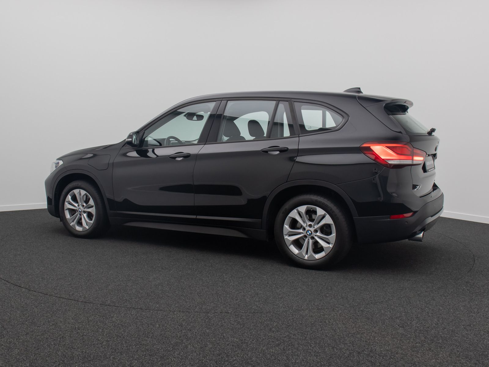 Fahrzeugabbildung BMW X1 xD25e Kamera DAB HiFi AHK Navi Geschwindigreg