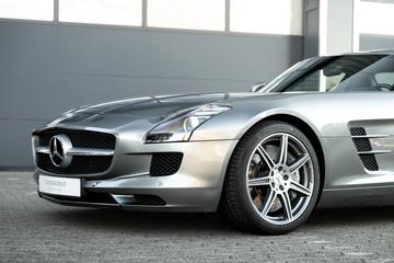 صورة 7 لـ 2011 Mercedes-BENZ SLS AMG