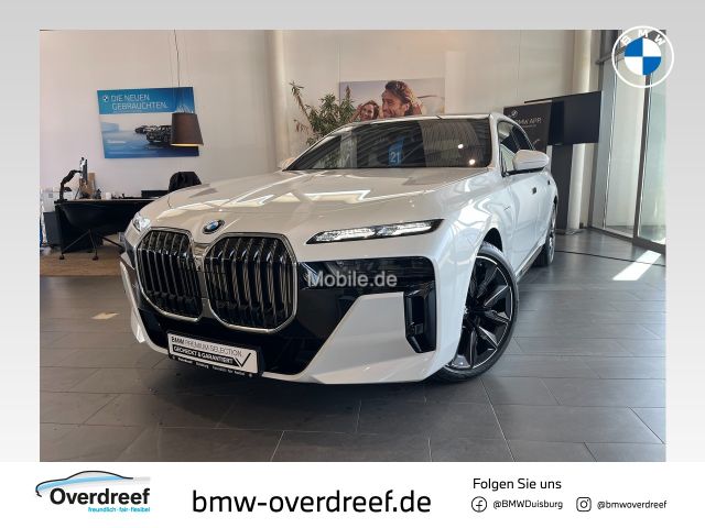 BMW 750e xDrive M Sport Bowers & Wilkins HUD Pano