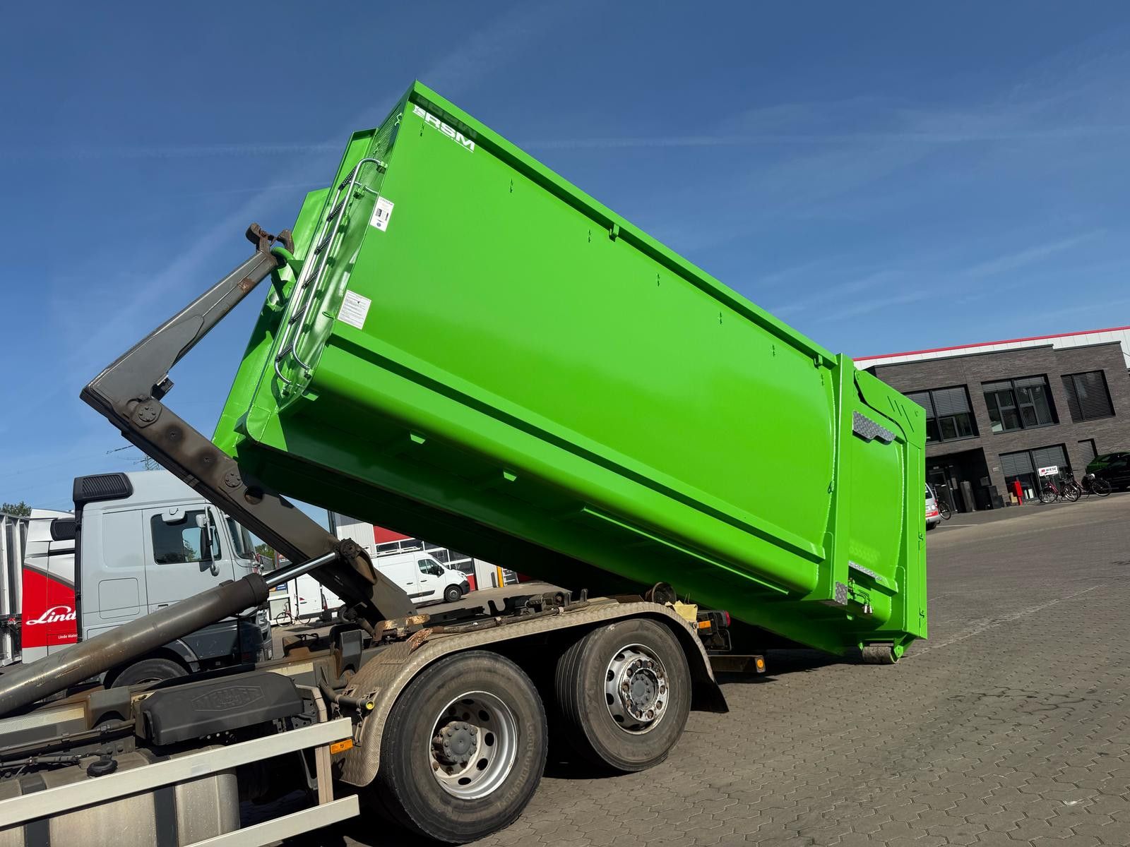 Fahrzeugabbildung Andere RSM Abrollcontainer 38m³ mit hydr. Heckklappe