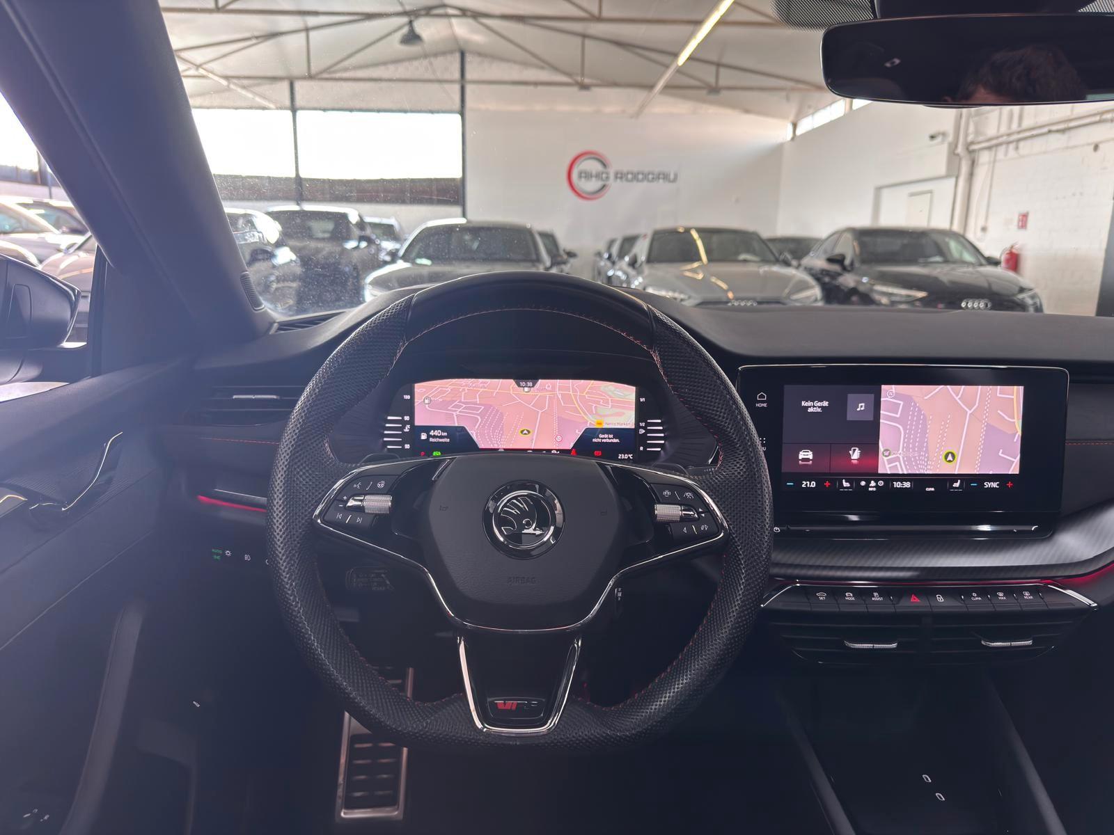 Skoda RS4x4 PANO/HUD/TOT/AHK/ShZ/WinP/MASS/ACC/XDS/HOD