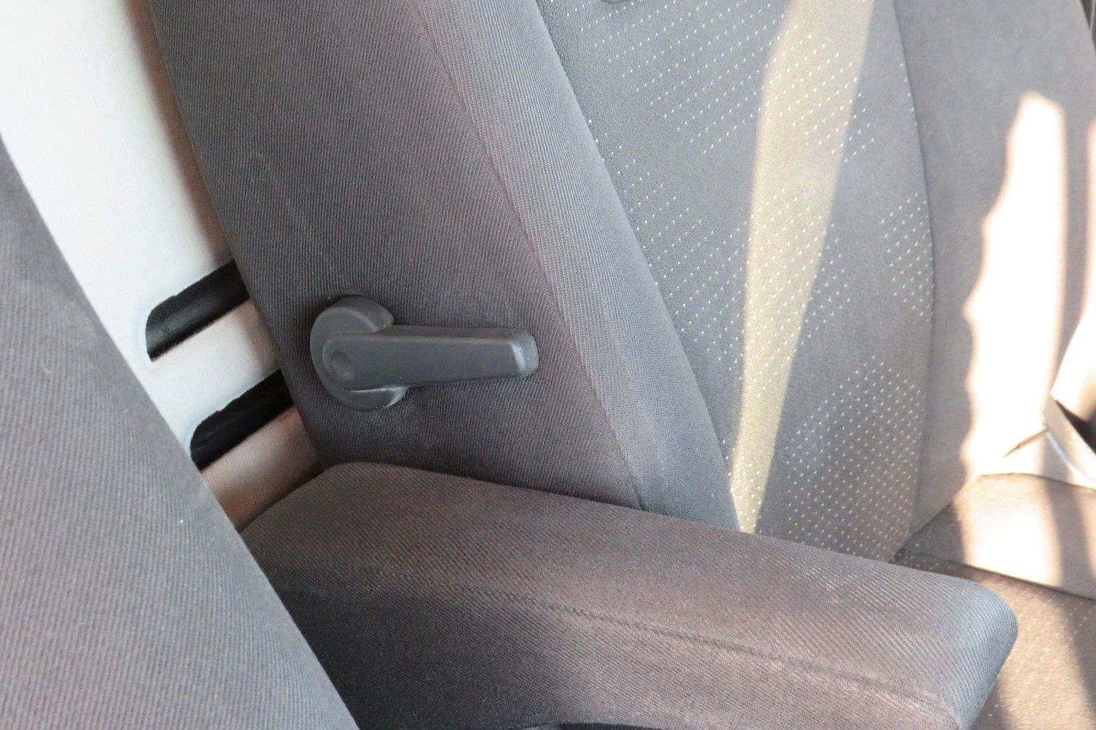 Fahrzeugabbildung Ford Transit Courier KASTEN KLIMA FLÜGEL 1.HD