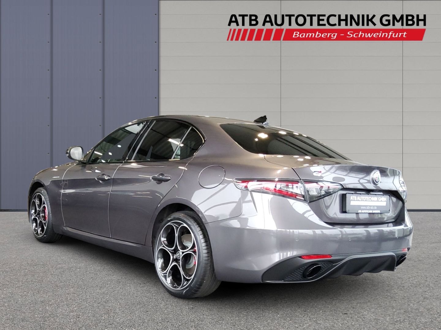 Fahrzeugabbildung Alfa Romeo Giulia Veloce 280PS Benzin Allrad Tech Paket