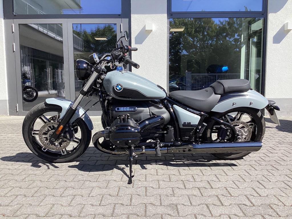 BMW R 18 Blacked Out
