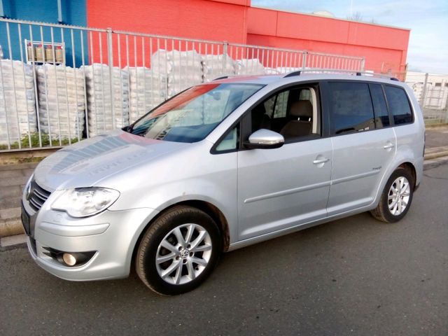 Volkswagen VW Touran Automatik Benzin