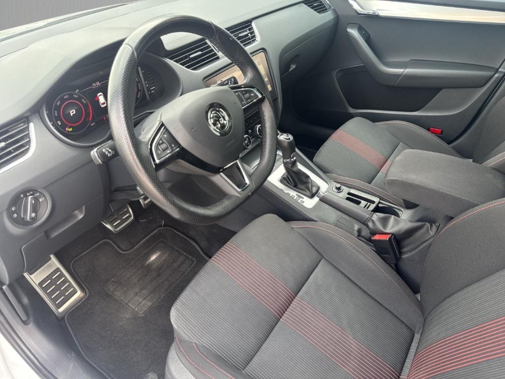 Skoda Octavia Combi 2.0 TSI 4x4 DSG Sport Edition Pano