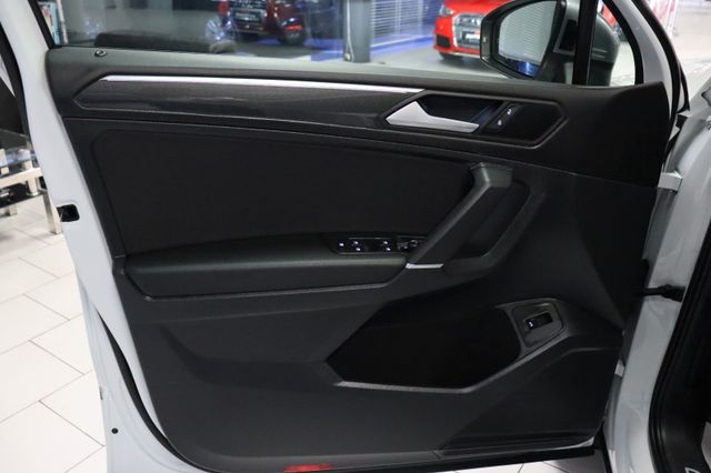 Fahrzeugabbildung Volkswagen Tiguan Allspace R-Line Highline 4Motion PANO