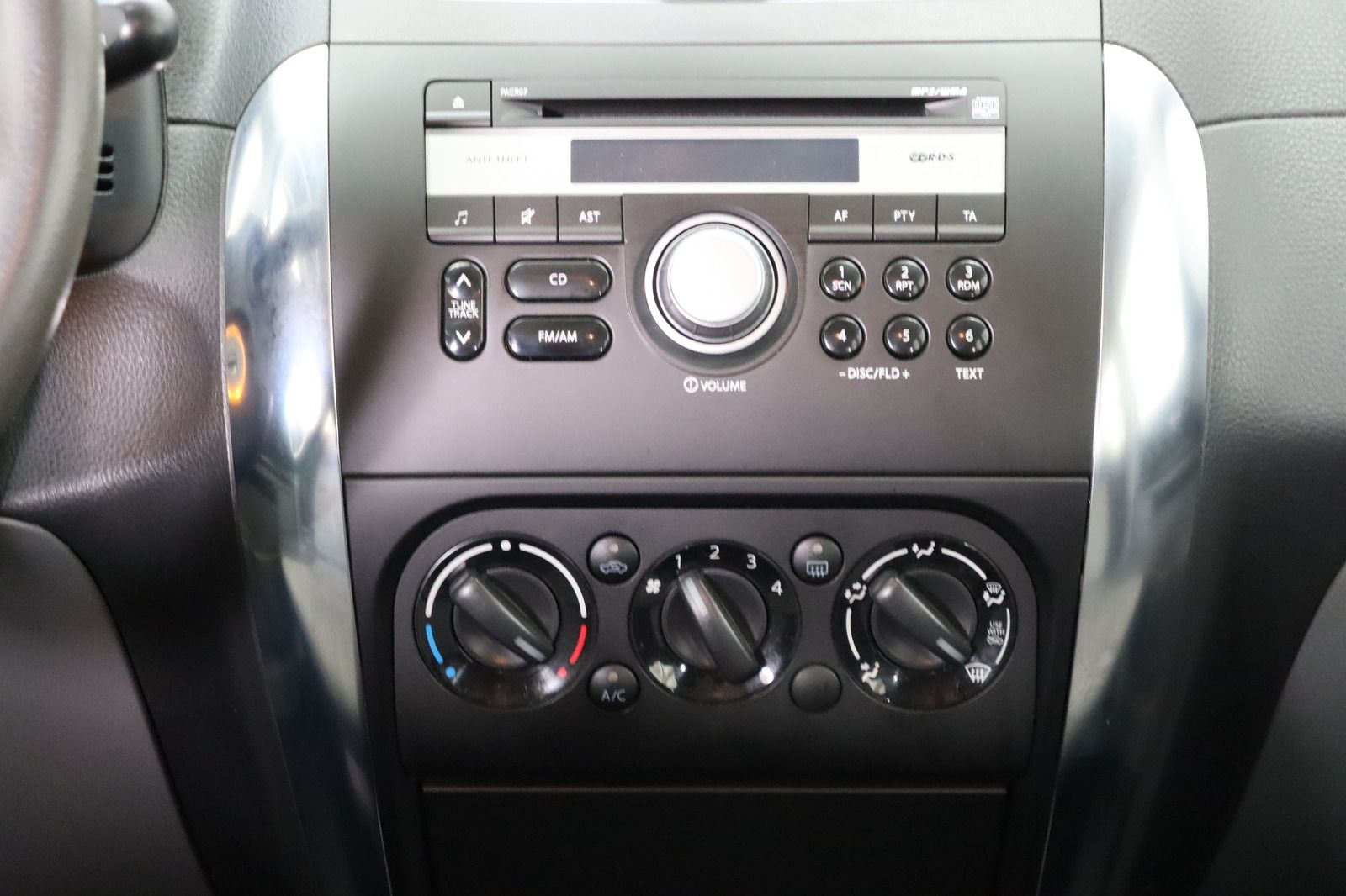 Fahrzeugabbildung Suzuki SX4 1.6 VVT * 1. Hand *HU/AU bis 11.2027 * Klima