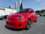 Fiat 500e  Red Diamond Cut Alufelgen -  LED - Kamera - : Limousine, Diamond