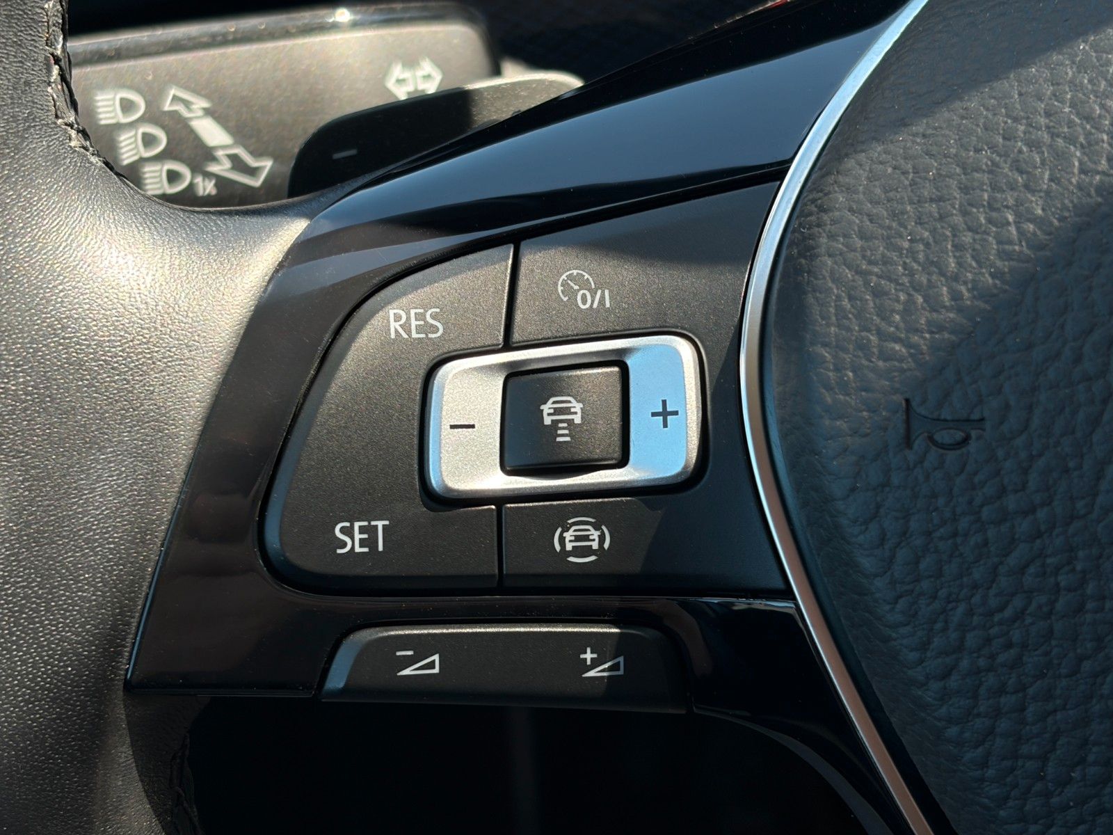Fahrzeugabbildung Volkswagen Touran 1.5 TSI United SHZ ACC PDC StHz CarPlay