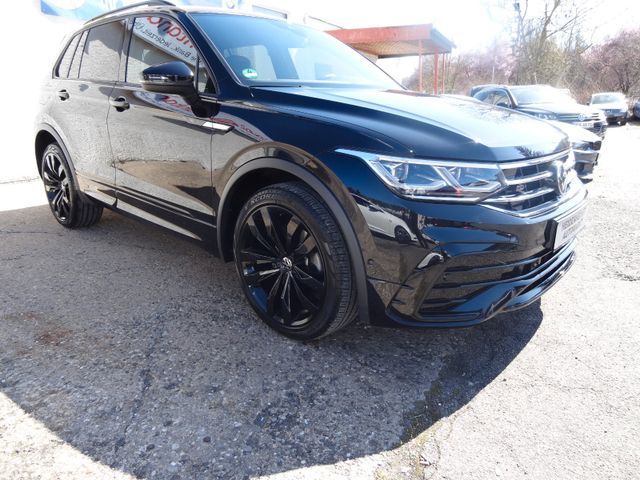 Fahrzeugabbildung Volkswagen Tiguan R-Line 4Motion/Pano/HUD/Matrix/StH/AHK/Ka