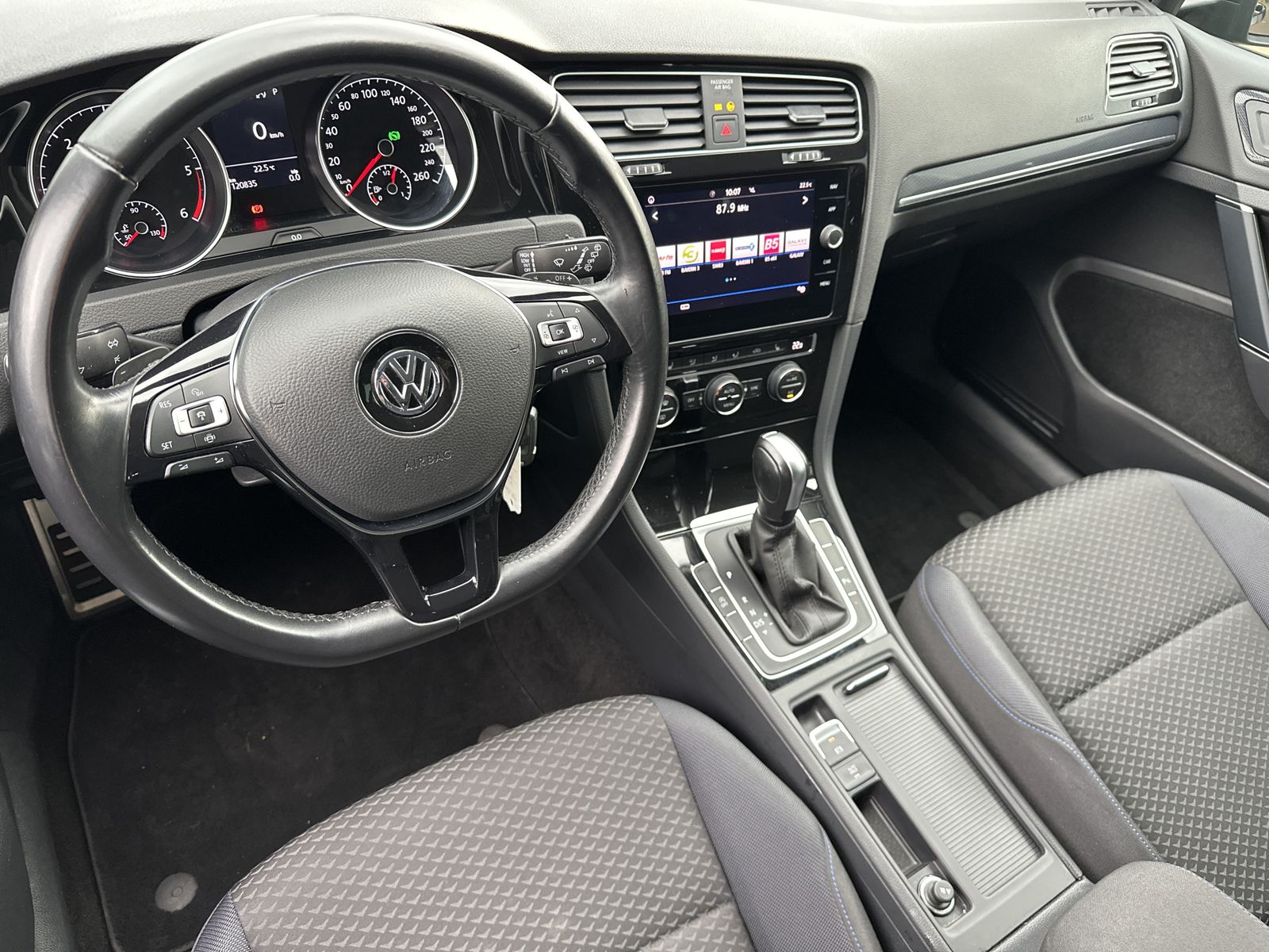 Fahrzeugabbildung Volkswagen Golf Variant 2.0 TDI DSG United NAV+ACC+CARPLAY