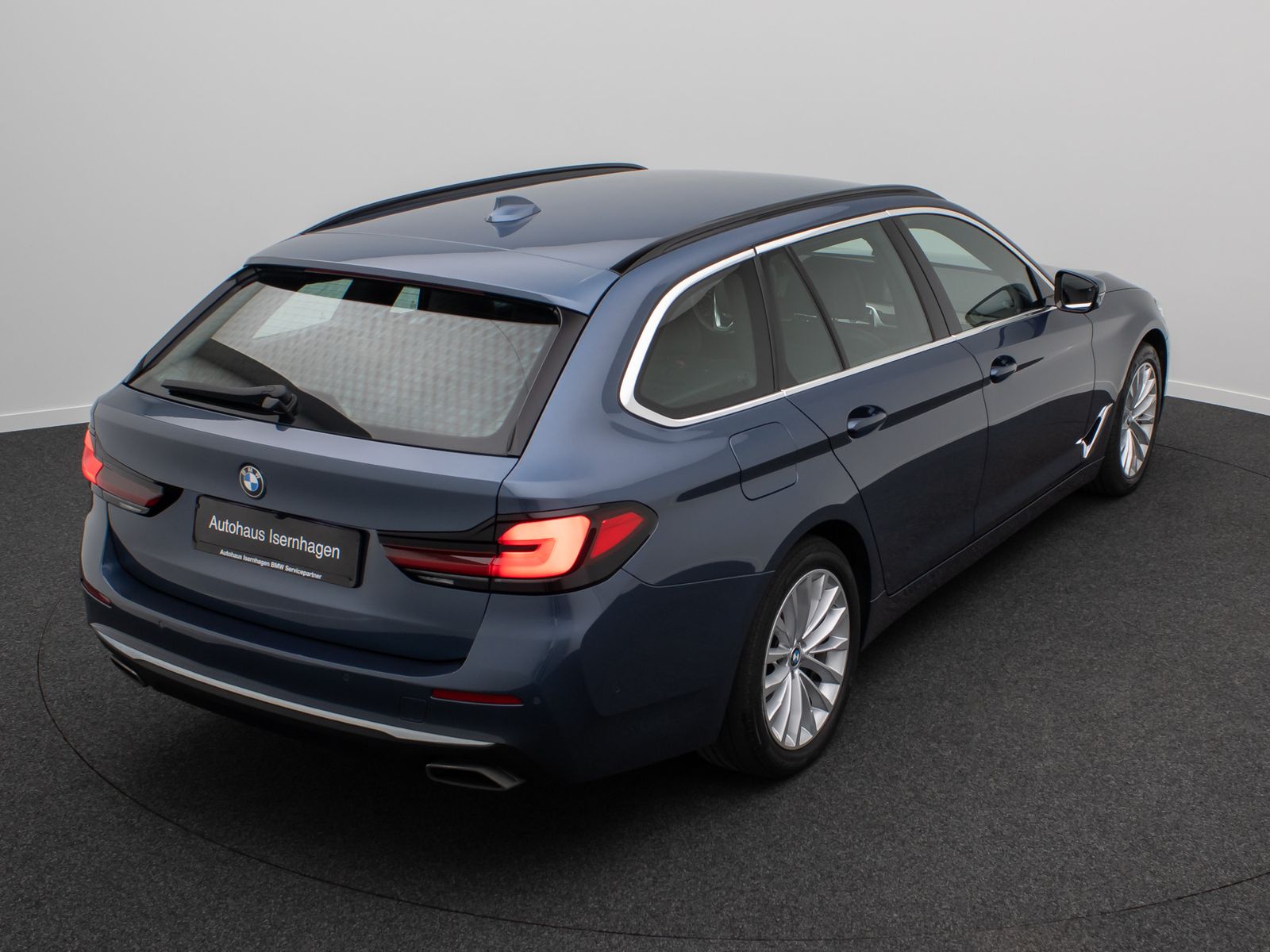 Fahrzeugabbildung BMW 530d LuxuryLine 360&deg;Laser HUD DAB H/K SoftCL AHK
