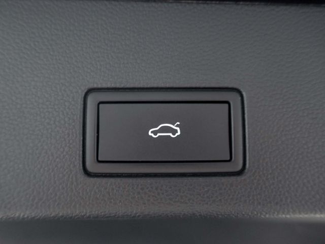 Fahrzeugabbildung Volkswagen Golf VIII Variant Style 2.0 TDI DSG LED RFK ACC