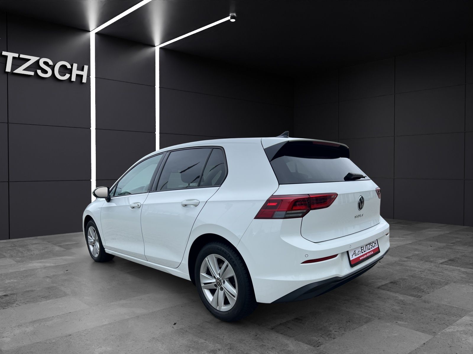 Fahrzeugabbildung Volkswagen Golf VIII Business TDI DSG LED ACC SHZ PDC Navi