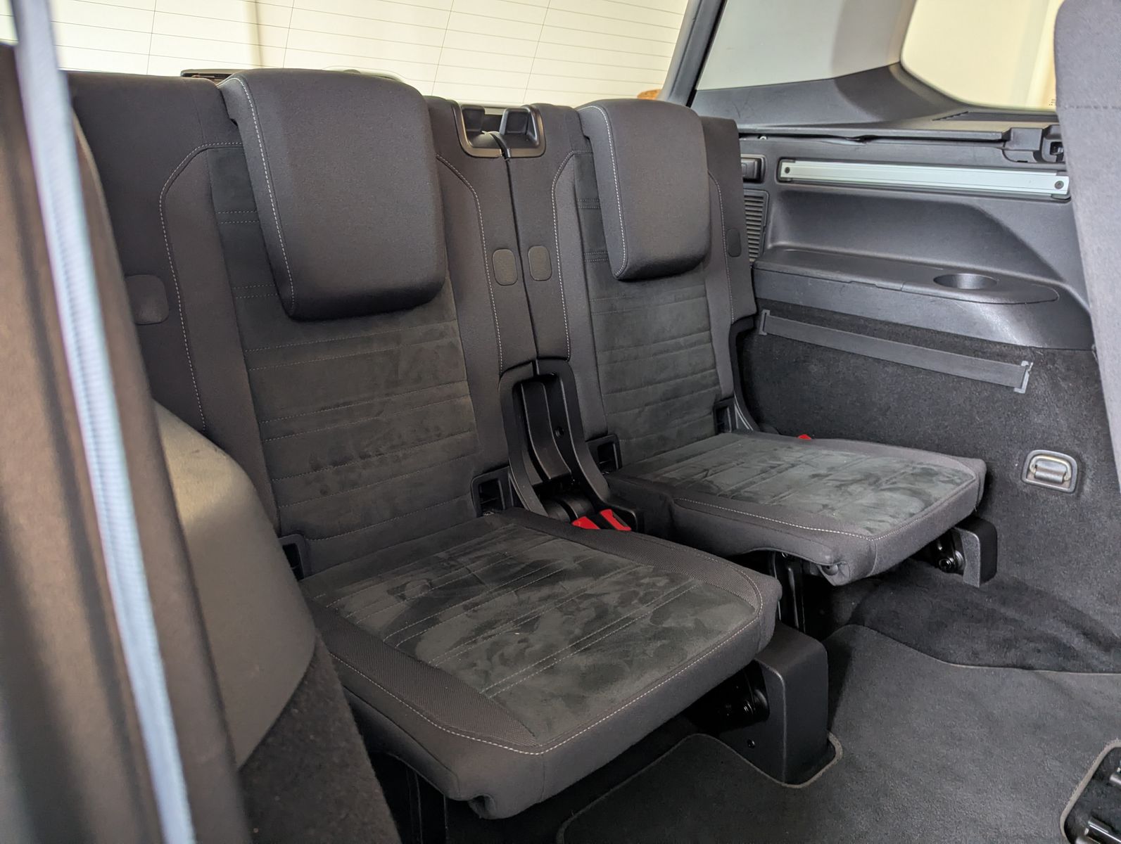 Fahrzeugabbildung Volkswagen Touran 1.4 TSI DSG Comfline 7-Sitze Navi