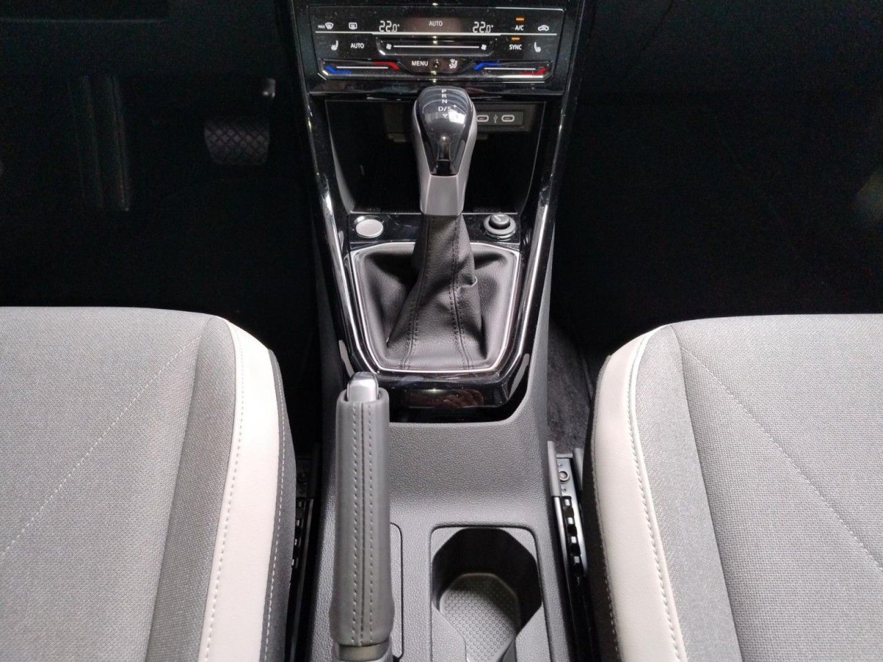 T-Cross Style 1.0 DSG Klima Navi Rückfahrkamera