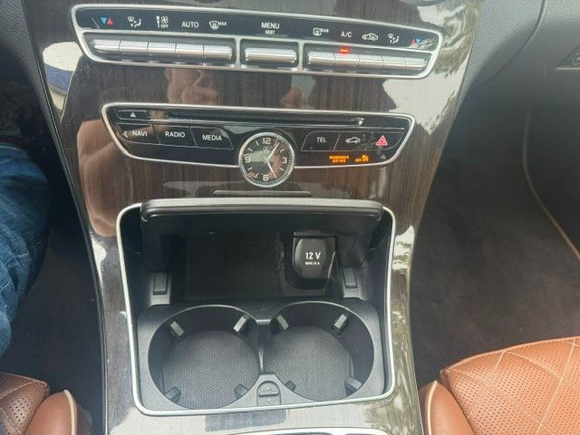 Fahrzeugabbildung Mercedes-Benz C 250  DESIGNO BlueTec / d 4Matic PANO LED LEDER