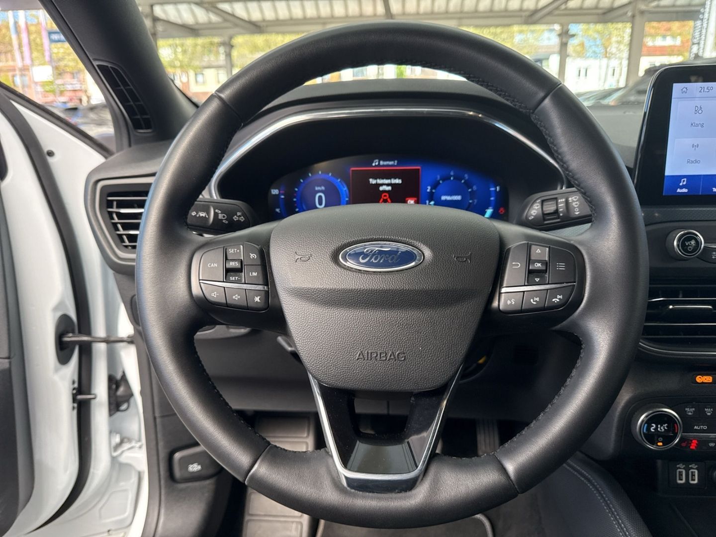 Fahrzeugabbildung Ford Focus Turnier Active X Mild-Hybrid AHK schwenkba