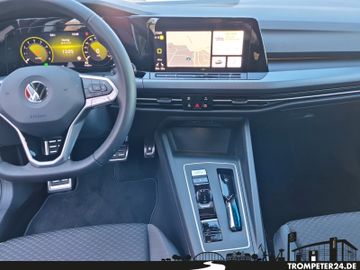 Fahrzeugabbildung Volkswagen Golf 8 Active 1.5 eTSI DSG Navi Pro ACC Kamera