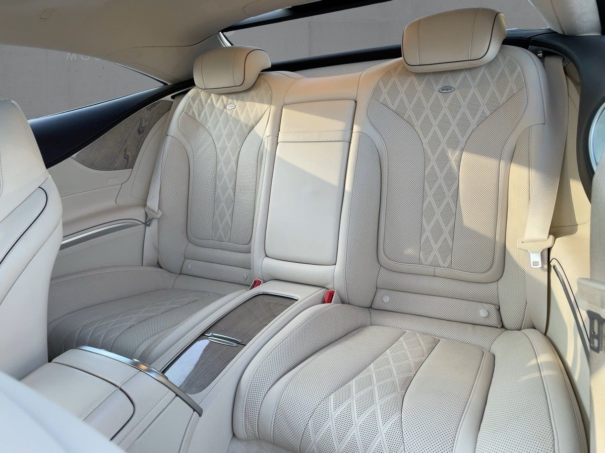 Fahrzeugabbildung Mercedes-Benz S 560 4M Coupe AMG-Unikat-einzigartige Farbkombi