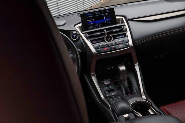 Fahrzeugabbildung Lexus NX 300 300h E-FOUR F SPORT NAVI 5 Jahre Garantie
