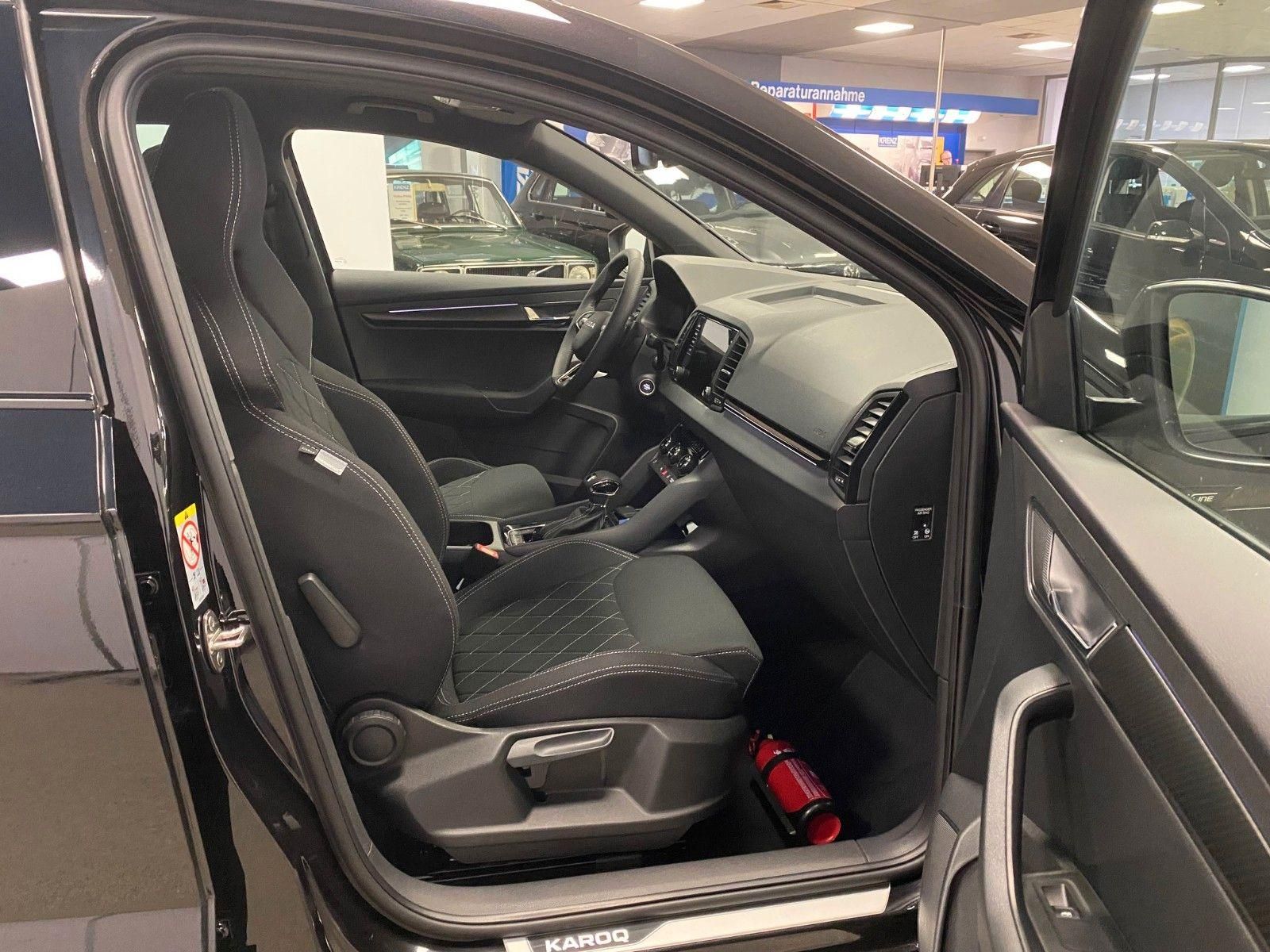 Fahrzeugabbildung SKODA Karoq 1.5 TSI DSG Sportline+AHK+ACC+NAVI+MATRIX
