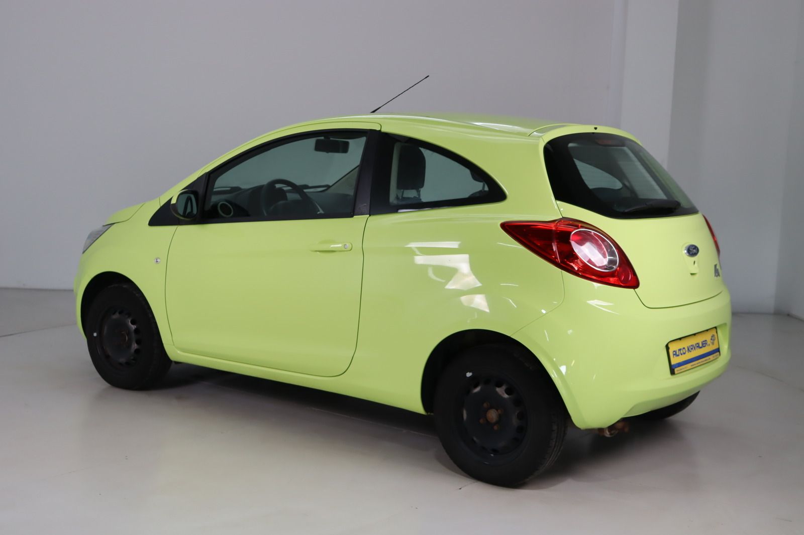 Fahrzeugabbildung Ford Ka 1.2 * 8-fach bereift * HU/AU bis 07.2026