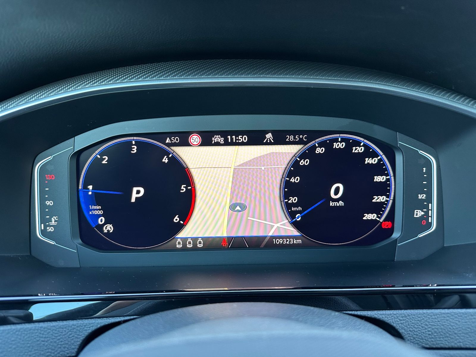 Fahrzeugabbildung Volkswagen Arteon R-Line NAV+LED+ACC+360°-KAM+AHK+DCC+20ZO
