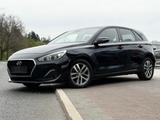 Hyundai i30 YES! Navi Rkam Unfallfrei Spurhalte *Doktor* - Hyundai i30 YES! mit Benzin-Antrieb