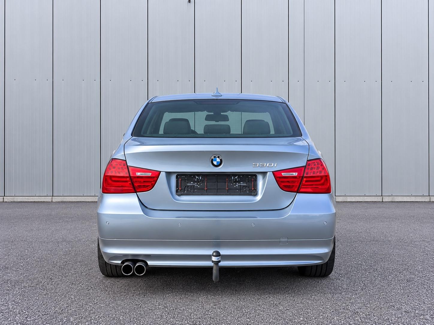 BMW 330i