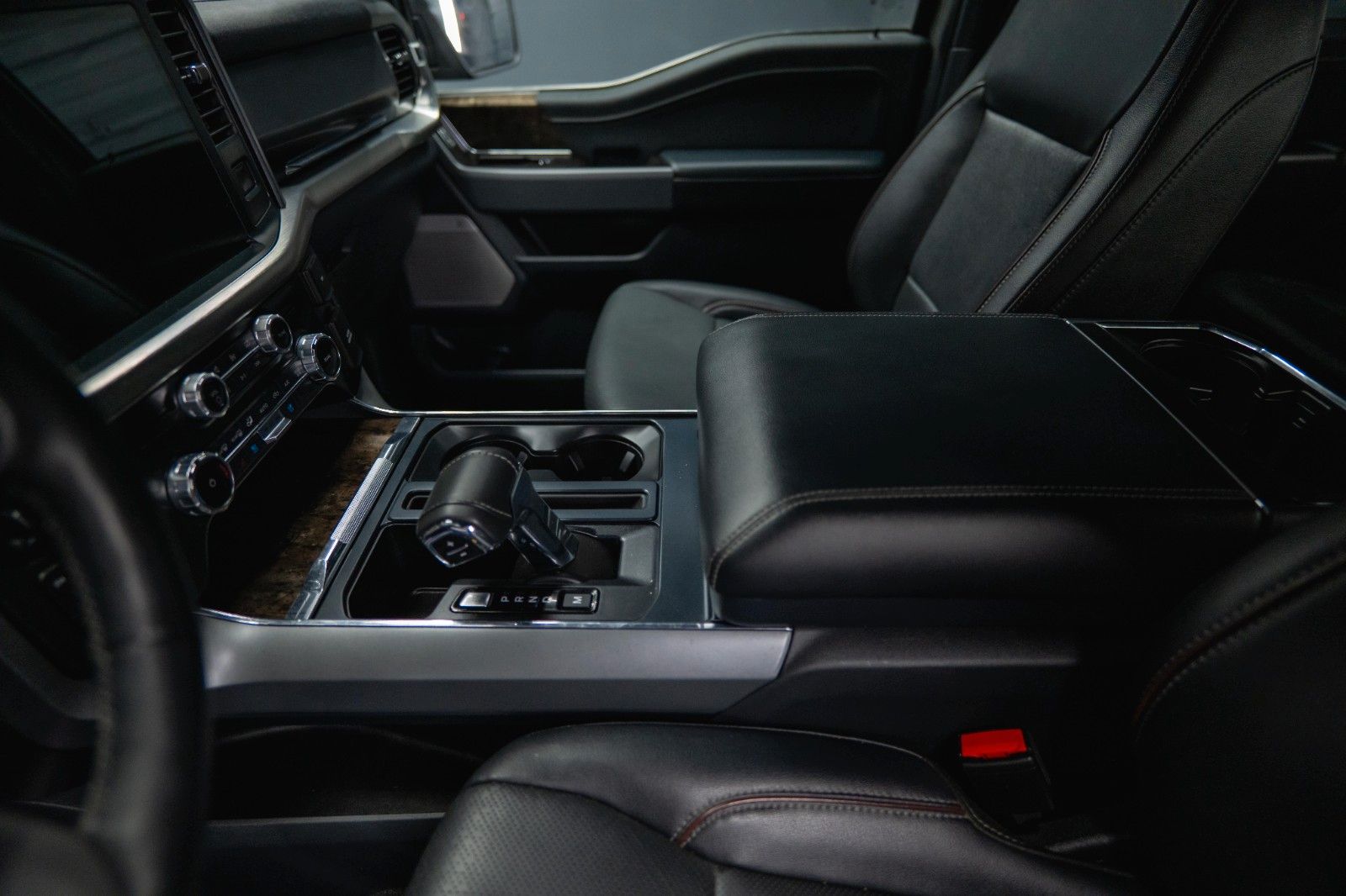 Fahrzeugabbildung Ford F150 5.0 V8 4x4 LARIAT RAPTOR SupCrew *360*B&O*