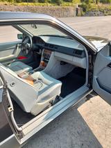 Mercedes-Benz CE 300 - schwarze Mercedes-Benz CE 300