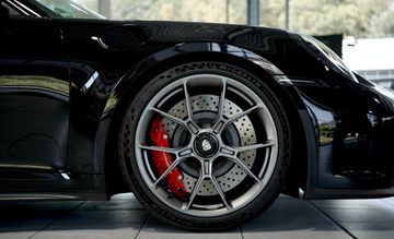 Porsche 992 - 11