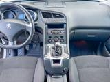 Peugeot 5008 Allure Klima Navi Head up Panorama PDC AHK! - Peugeot Gebrauchtwagen in Magdeburg